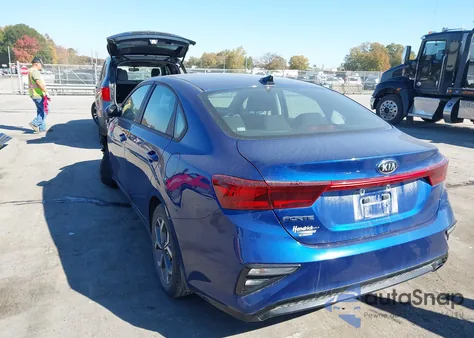 2021 Kia Forte Lxs из США, поврежденный, VIN 3KPF24AD9ME341858